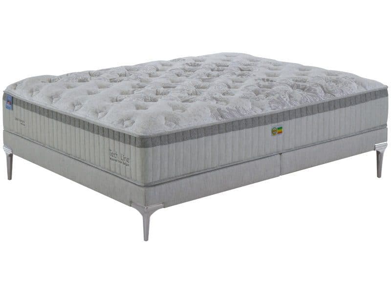 Colchão Restonic de molas ensacadas com pillow top sobre base box