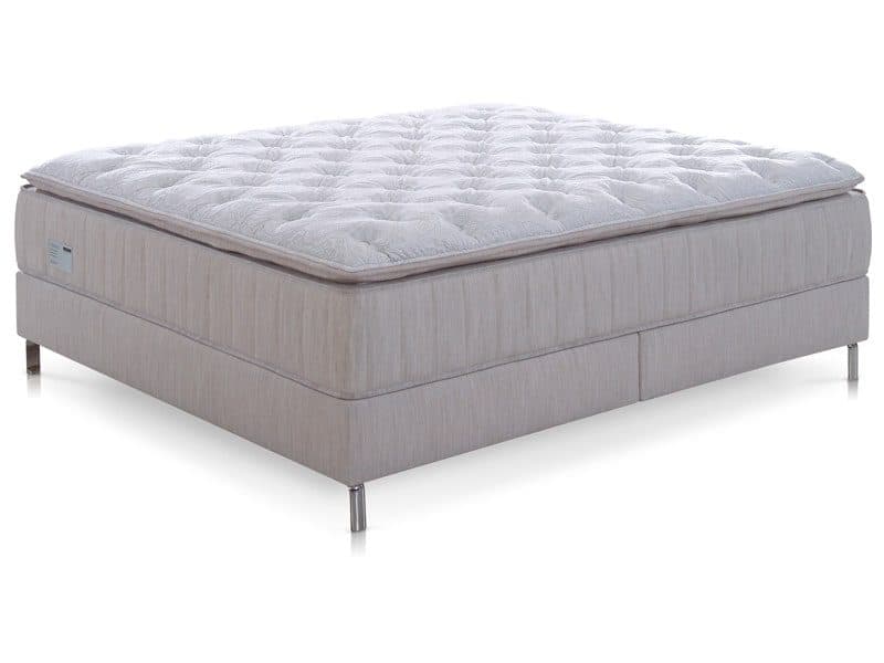 Conjunto cama box Restonic com colchão sobre base estofada